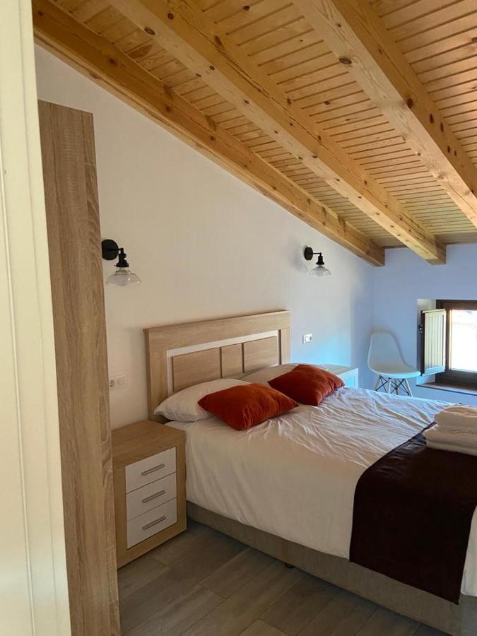 Apartamentos Rurales La Plaza 2 Duruelo de la Sierra Eksteriør bilde