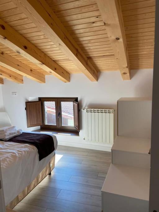 Apartamentos Rurales La Plaza 2 Duruelo de la Sierra Eksteriør bilde