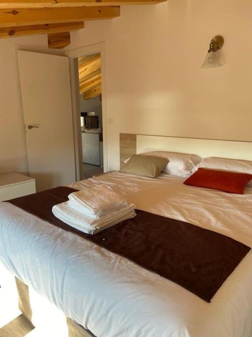 Apartamentos Rurales La Plaza 2 Duruelo de la Sierra Eksteriør bilde