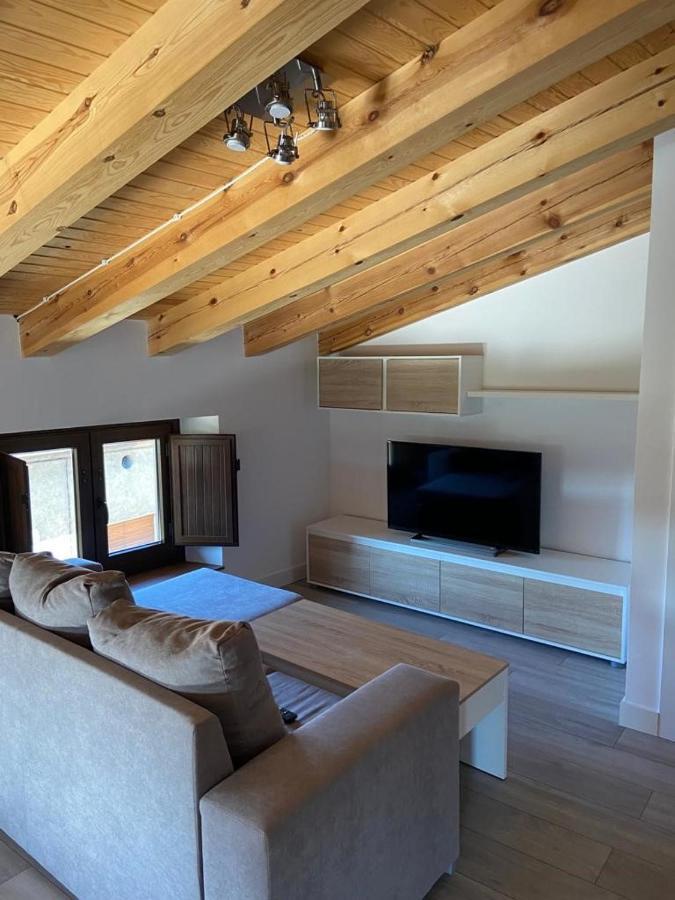 Apartamentos Rurales La Plaza 2 Duruelo de la Sierra Eksteriør bilde