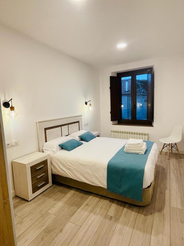 Apartamentos Rurales La Plaza 2 Duruelo de la Sierra Eksteriør bilde